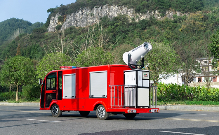 2座除塵車，道路降塵霧炮車